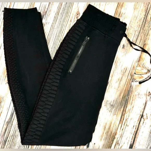 BLANC NOIR || Croco Knit Sweatpant in Black - SZ XS - Picture 3 of 8
